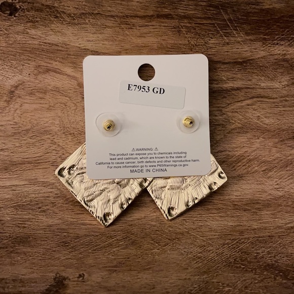 NEW Hammered Door Knocker Earrings • Diamond Shaped Gold Tone Retro Dangle Drop - Picture 5 of 6